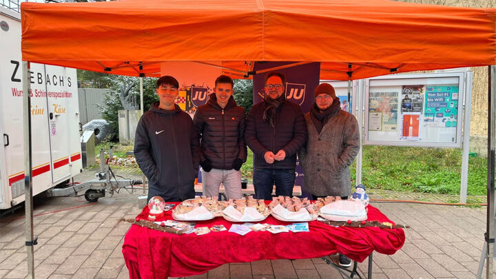 JU Hemer backt und verkauft Weihnachtsplätzchen