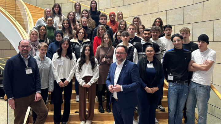 Schülerinnen und Schüler des Gertrud-Bäumer-Berufskollegs zu Gast im Düsseldorfer Landtag