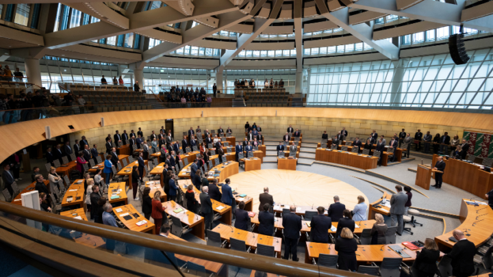 Landtag debattiert Lagebild Rechtsextremismus