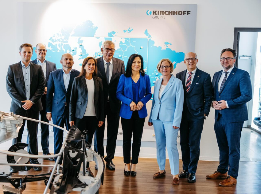 You are currently viewing Mit Bundeswirtschaftsministerin Katharina Reiche bei Kirchhoff Automotive in Iserlohn